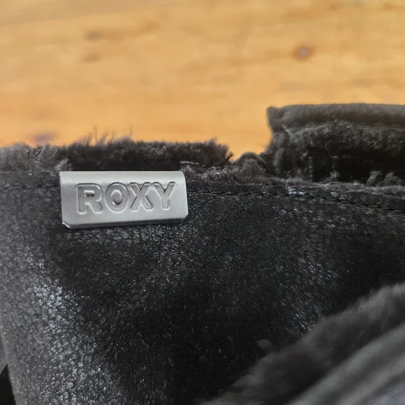 Roxy Black Faux-Suede Shearling Boot - Picture 4 of 6